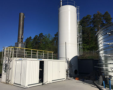 Anaerobe Abwasserreinigung im Anaerobreaktor auf einer industriellen Kläranlage