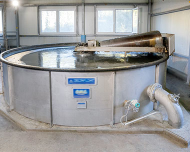 Flotation auf einer industriellen Kläranlage